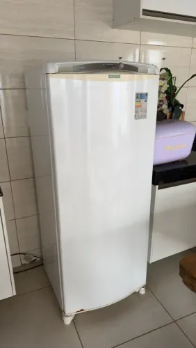 Freezer vertical Cônsul 