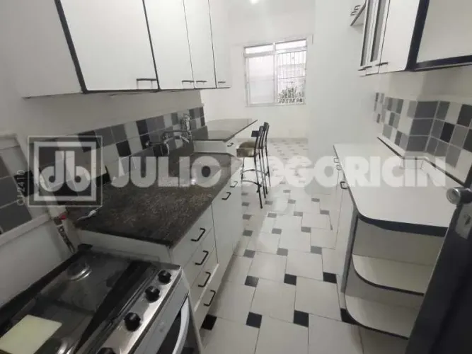BOTAFOGO - RUA REAL GRANDEZA - CONJUGADO REFORMADOI - ARMÁRIOS - COZINHA AMERICANA - ÁREA 
