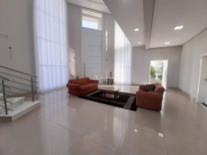 Casa em condomínio fechado de alto padrão em Americana-SP com 3 suítes.