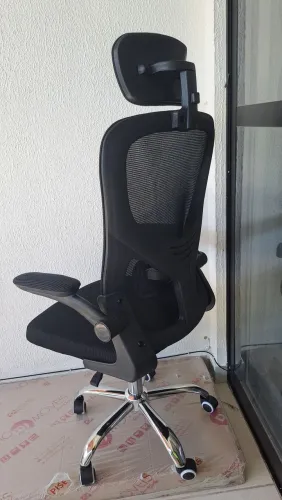 Vendo Cadeira de escritório "nova". Motivo: Comprei uma a mais sem perceber. R$ 400,00