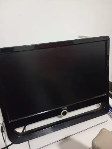 Monitor LCD modelo F19L