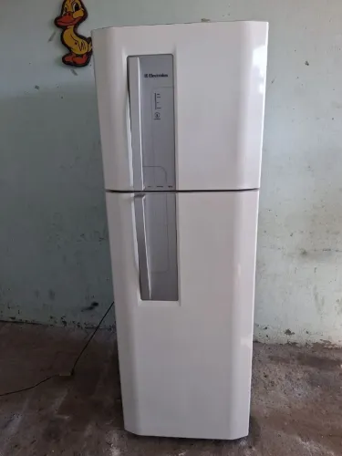 Geladeira Electrolux 380 litros 127v frost free