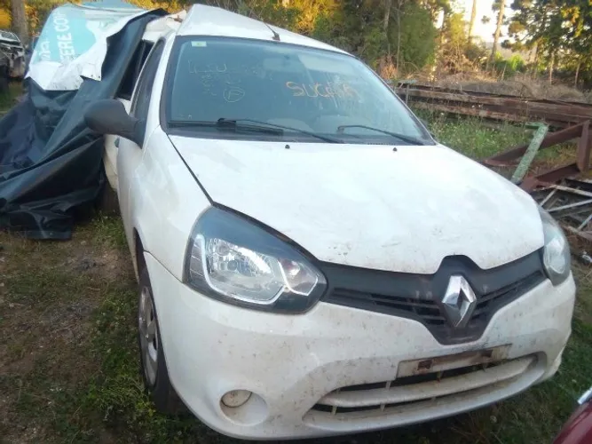 Sucata Renault Clio.