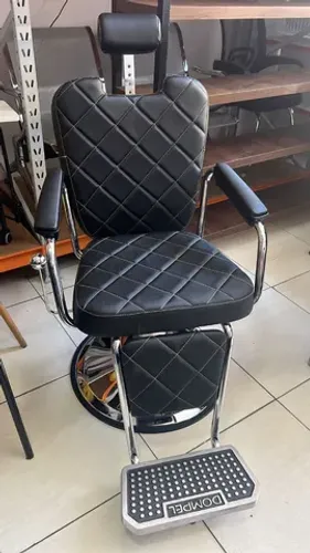 Cadeira para Barbearia DOMPEL. NOVA!!!