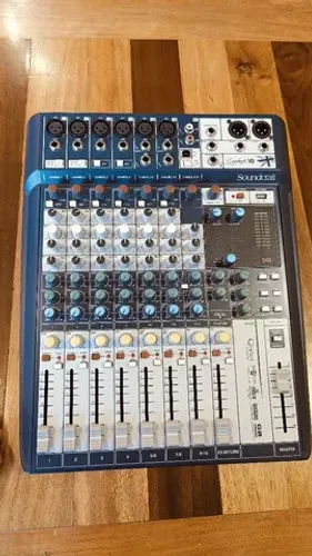 Mesa De Som Com Efeito 10 Canais Signature 10 Soundcraft Profissional