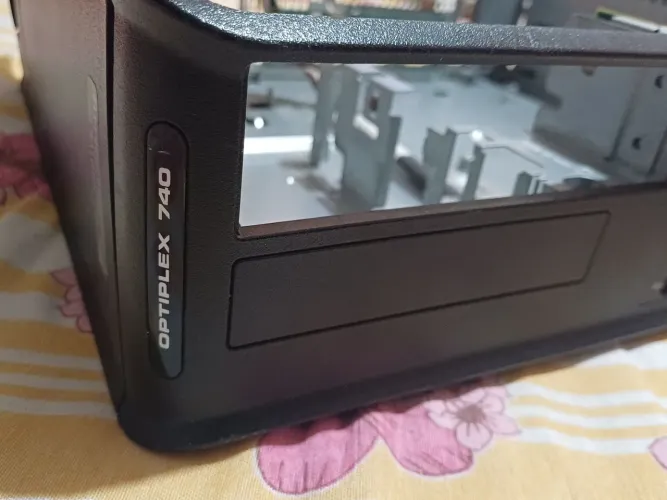 Gabinete para dell optiplex 740 faltando uma tampa lateral