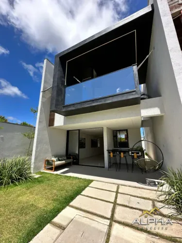 Casa a venda em rua privativa no Eusébio