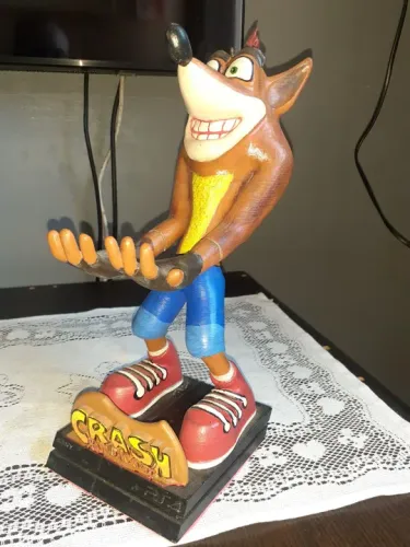Estátua Crash Bandicoot PlayStation suporte Joystick