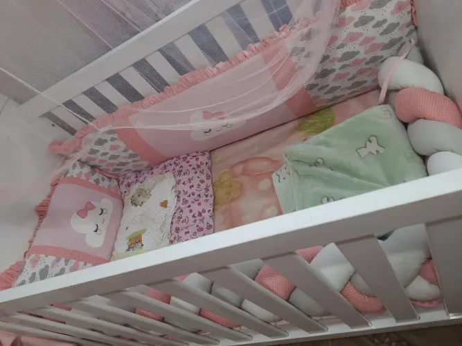 Quarto infantil berço / banheira / poltrona amamentação 