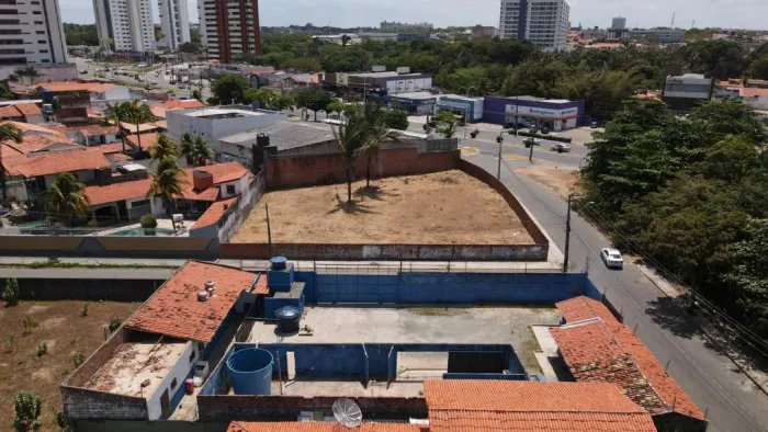 Ponto comercial/Loja/Box para aluguel possui 880 metros quadrados em Olho D'Água - São Luí