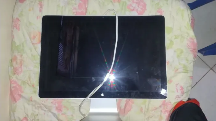 Monitor da Apple Cinema HD Display de 30 polegadas