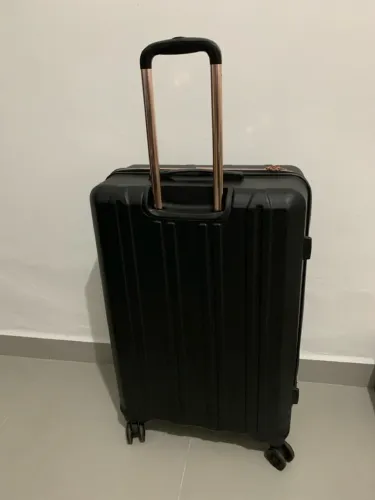Mala de Viagem grande medidas 28x48x70 Preta com Rodinhas e Haste Retrátil