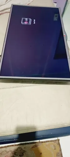 Vendo tv lgdefeito de desligar sozinha tudo em em perfeito estado de conservação