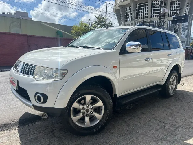 Pajero Dakar 3.2 4x4 Automatic 2012 7 Lugares 