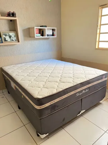 Cama queen box e colchão molas ensacadas