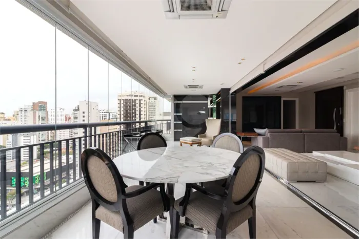 Apartamento com 3 quartos à venda ou para locação em Vila Mariana - SP