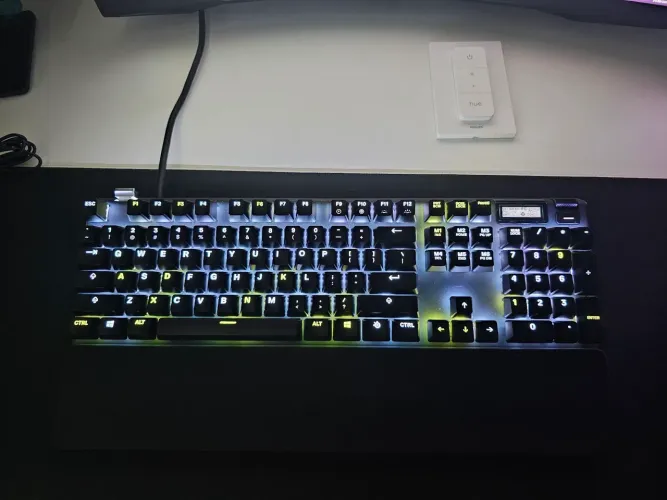 Teclado SteelSeries Apex Pro FULL + Mousepad Qck Prism XL (mousepad)