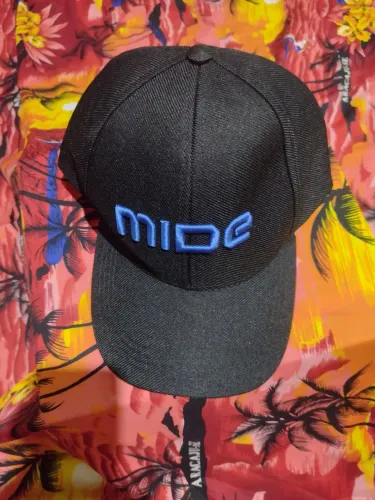 Boné estiloso preto Mibe