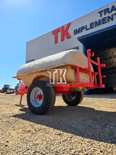 CARRETA TANQUE 2.000 LITROS 1 EIXO MARCA KO MÁQUINAS  - Tk Tratores Nova Andradina-MS