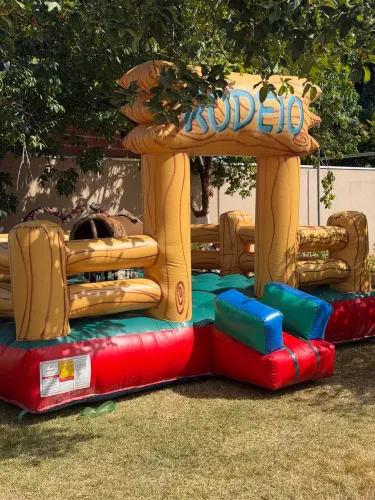 Locação de brinquedos infláveis 
