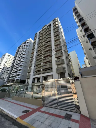Apartamento com duas suítes no centro de Florianópolis, próximo a Beira Mar