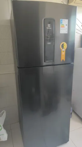 Vendo geladeira inverter 480 litros,02 cama de casal e um colchão de solteiro semi-novos.