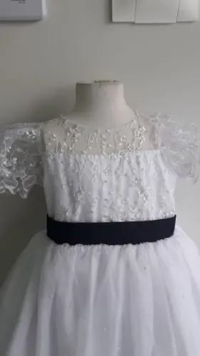 Vestido de renda infantil branco