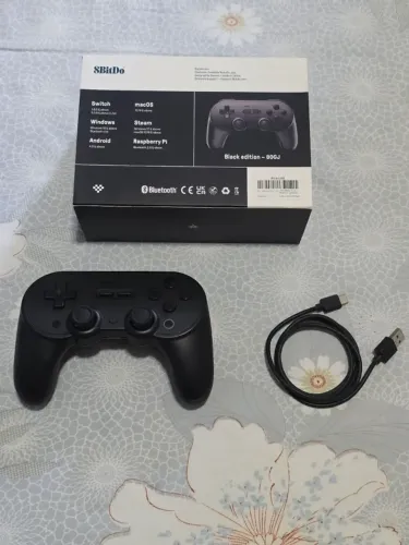 Controle 8BitDo Pro 2 preto com Bluetooth - PC/Windows, Android, Switch