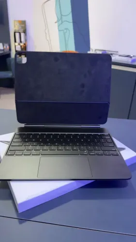 Magic Keyboard IPad Pro 13 P / Aberto penas para conferencia / R$2.350,00