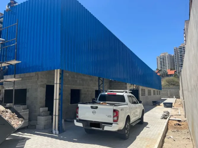 Galpão Novo com 600m² (50m da Av. Santos Dumont)