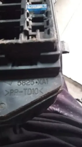 Caixa De Fusíveis Corolla 2011 A 2013 5825xa1