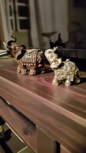 2 elefantinhos fofos 