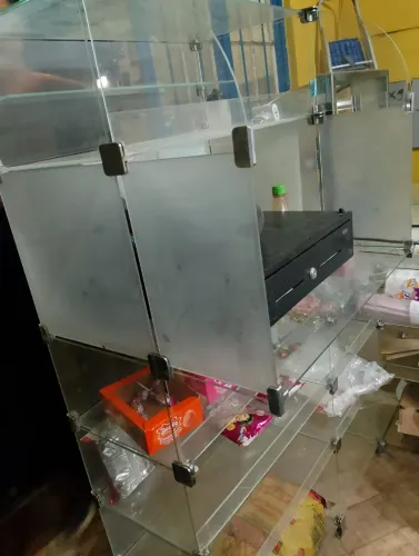 Balção Box de Vidro modulado