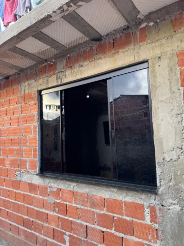 Janela fume em vidro temperado sob medida