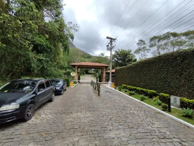 Terreno para Venda em Petrópolis, Samambaia