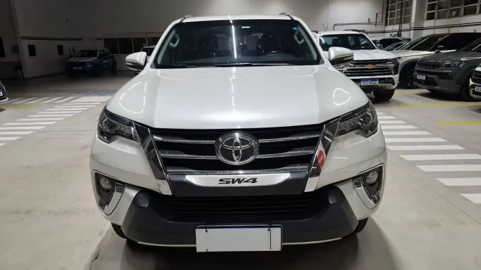 Toyota Hilux SW4 SRX 4X4 2.8 TDI 16V Dies. Aut. 2017