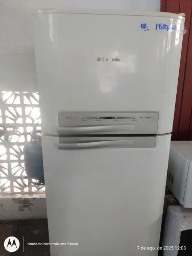 REFRIGERADOR ELECTROLUX DF 46 220V