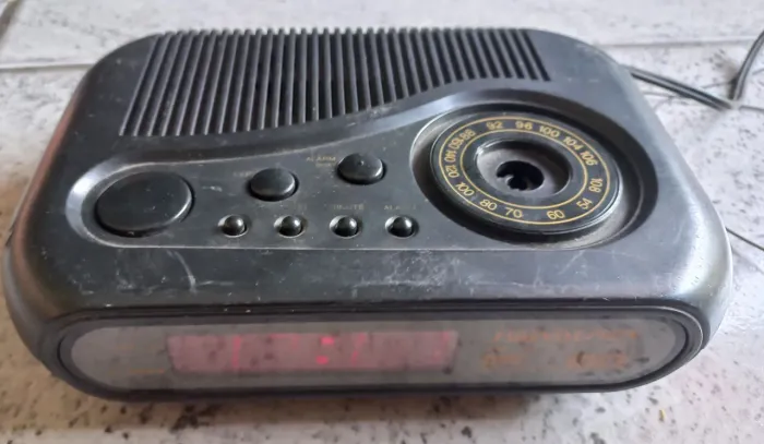 Carcaça rádio relógio soundesing antiguidade enfeite decoração restauração som antigo 