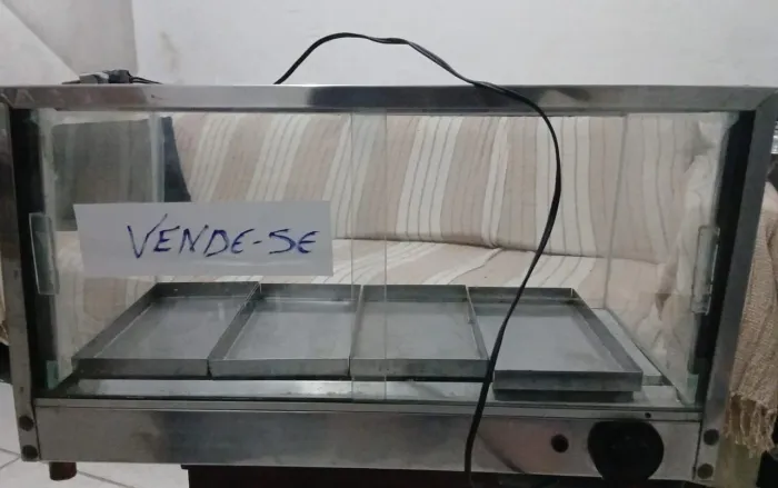 Estufa de vidro com 4 bandejas