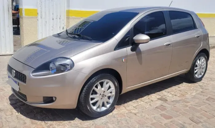 Fiat Punto Attractive Italia 1.4 F.flex 8V 5P 2012