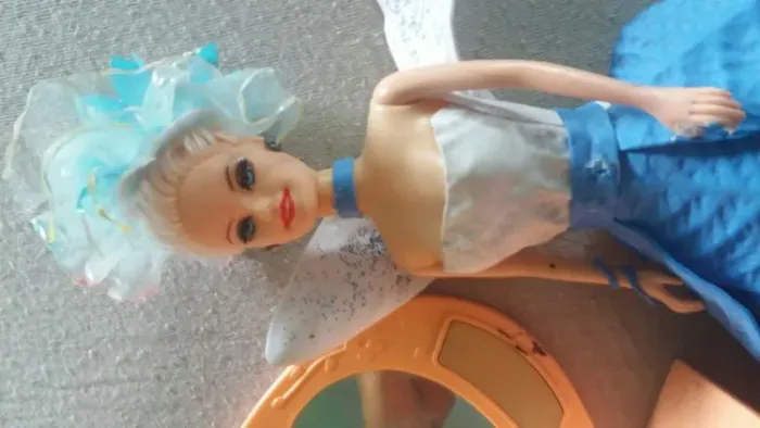 boneca barbie fada princesa com penteadeira