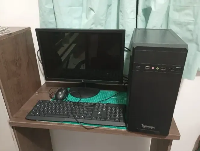 vende-se Computador Completo - Monitor, CPU, Teclado e Mouse