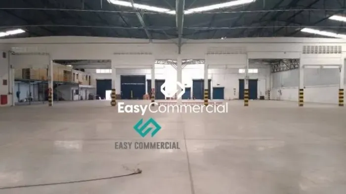 GALPÃO DE 1.300 M²