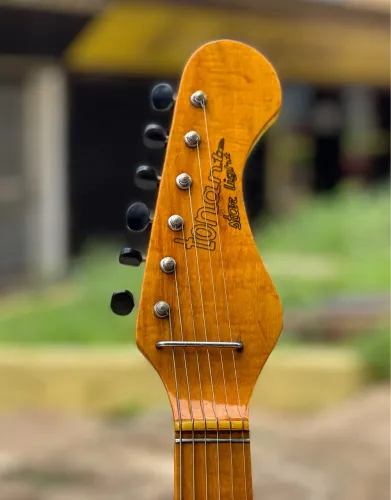 Guitarra Stratocaster Tonante Star Light "90