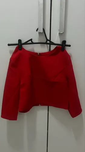 Casaco cropped vermelho