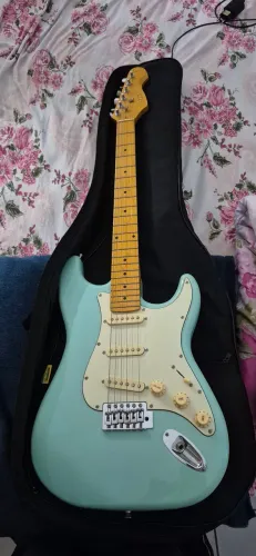 Guitarra PHX modelo Stratocaster