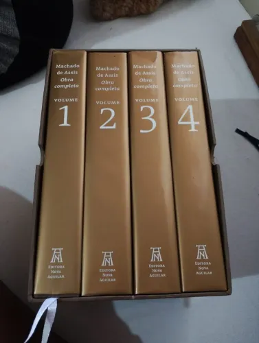 Coleção  Machado de Assis e coleção William Shakespeare 
