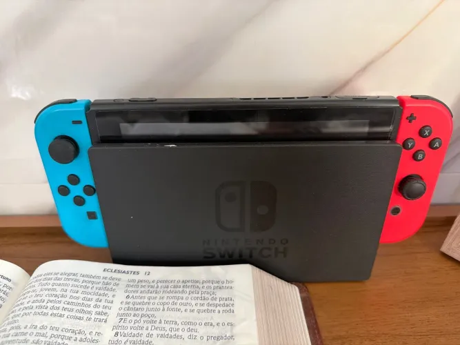 Nintendo switch desbloqueado 128g com Loja faço entrega