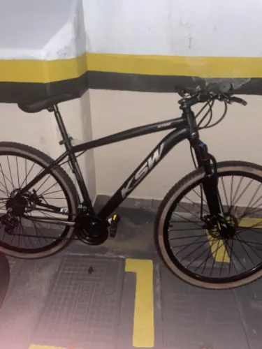 Bicicleta KSW Bicicleta Aro 29 Saidx 21 Marchas Alumínio Cambio Shimano Freio a Disco