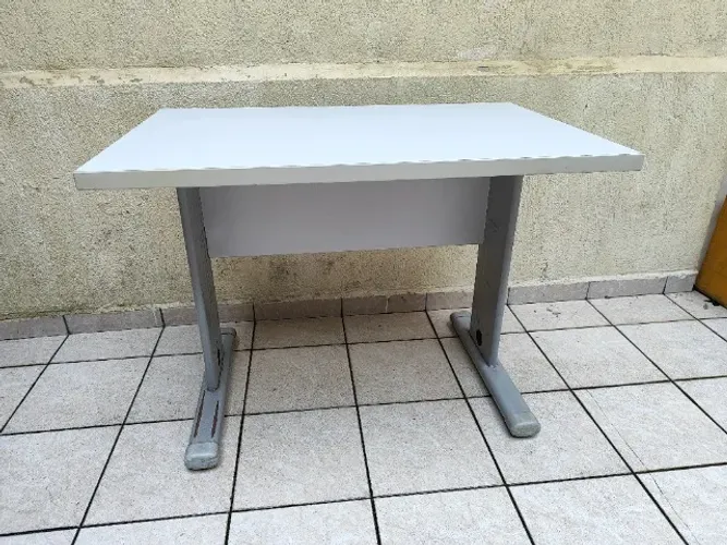 Mesa de Escritório Retangular Pequena Branca - 1 Metro